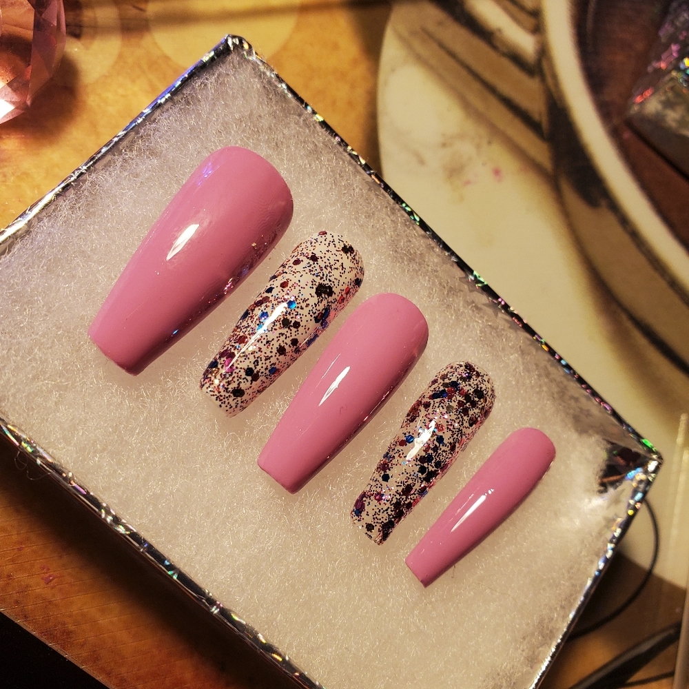 Custmized Nails - Picture 16 of 16